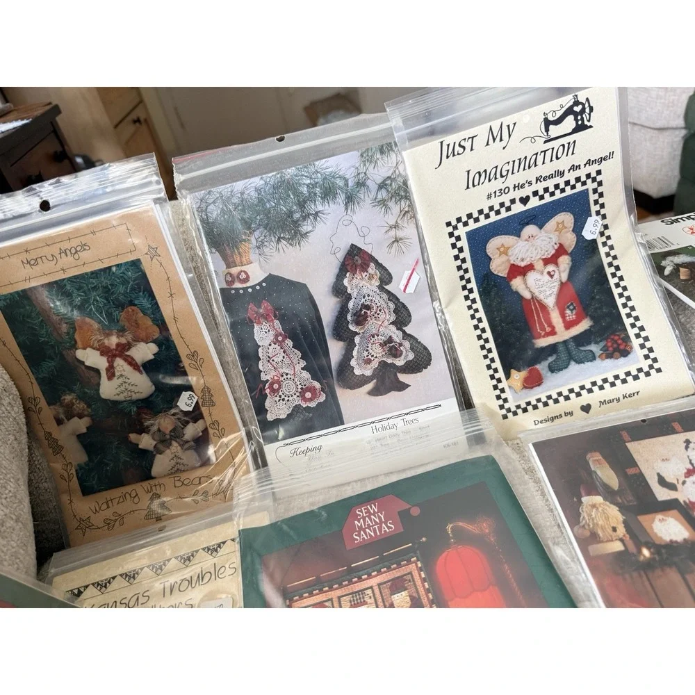 Sewing Craft Pattern Lot Of 28 Holiday Christmas Crafts Decor Quilted Appliqué